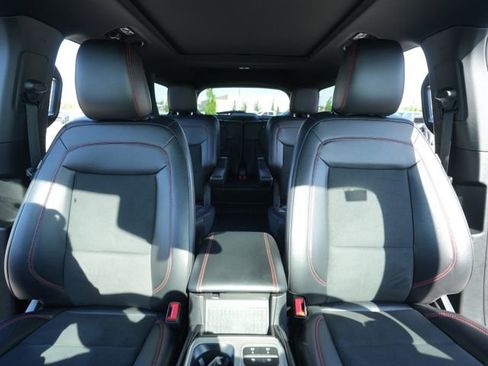 Used 2023 Ford Explorer ST-Line w/ Class IV Trailer Tow Package RWD image 43