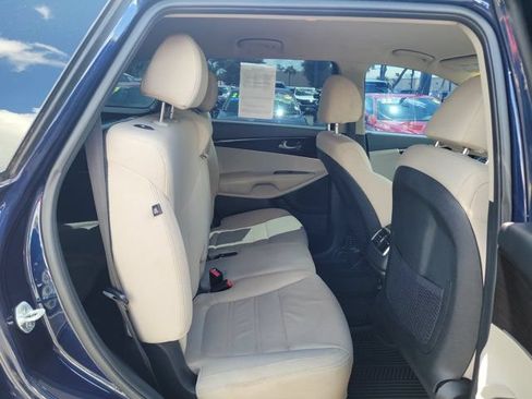 Used 2020 Kia Sorento LX FWD image 9