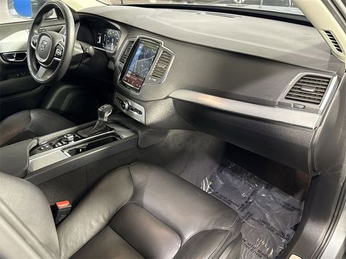 Used 2018 Volvo XC90 T5 Momentum w/ Convenience Package image 39