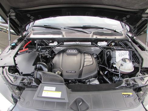 Used 2019 Audi Q5 2.0T Premium Plus w/ Premium Plus Package AWD/4WD image 33