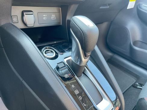 Used 2025 Nissan Versa SR w/ Trunk Package FWD image 28