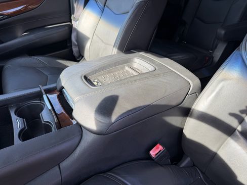 Used 2016 Cadillac Escalade ESV Premium image 33