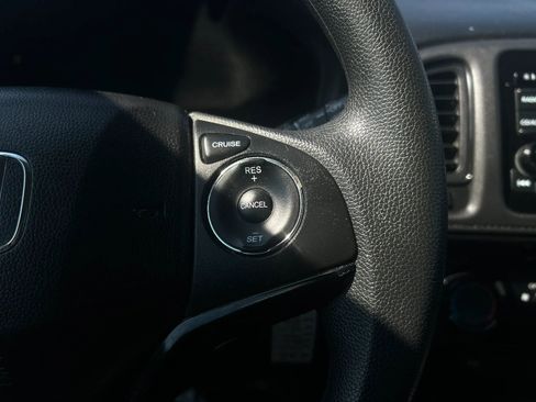 Used 2017 Honda HR-V LX image 30