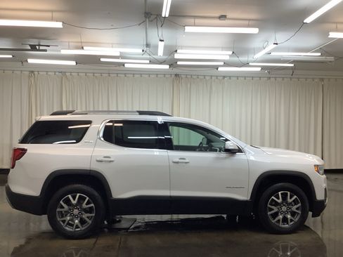 Used 2023 GMC Acadia SLT w/ Technology Package AWD/4WD image 4