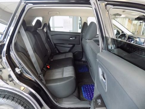 Used 2025 Nissan Rogue SV FWD image 27