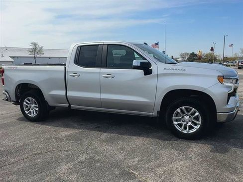 Used 2022 Chevrolet Silverado 1500 LT image 2