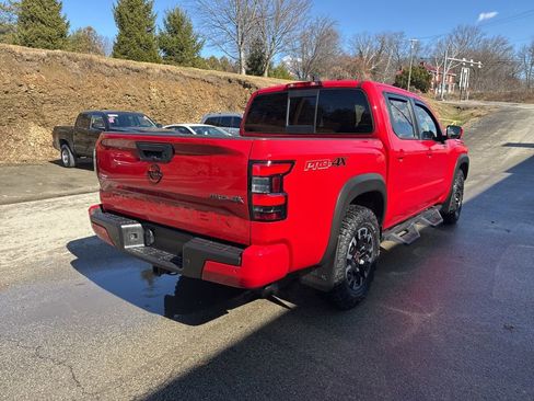 Used 2022 Nissan Frontier PRO-4X image 3