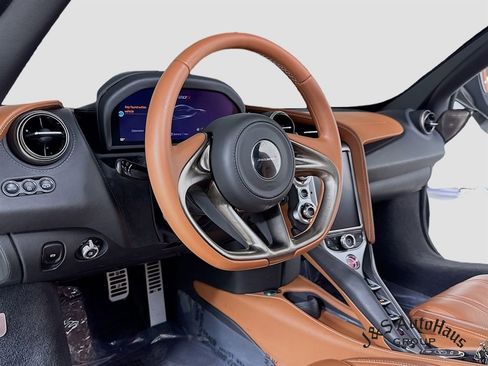 Used 2018 McLaren 720S RWD image 9