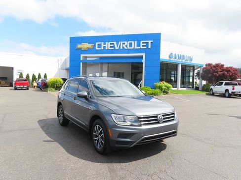 Used 2020 Volkswagen Tiguan SE w/ Panoramic Sunroof Package AWD/4WD image 45
