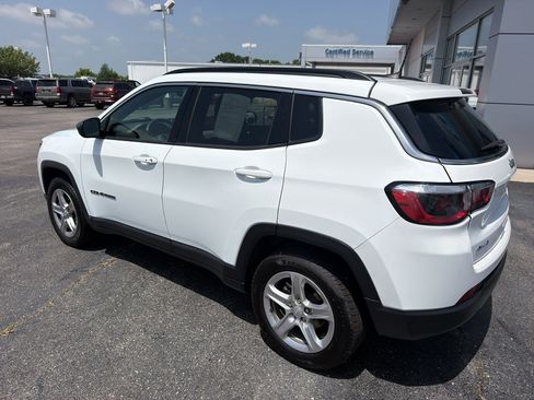 Used 2024 Jeep Compass Latitude AWD/4WD image 6