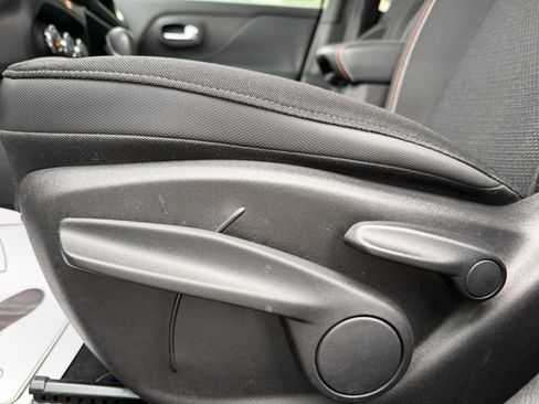 Used 2016 Jeep Renegade 75th Anniversary image 14