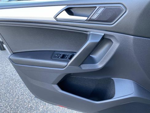 Used 2022 Volkswagen Tiguan S image 19