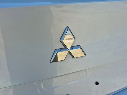 Used 2024 Mitsubishi Outlander 4WD Plug-In Hybrid image 69