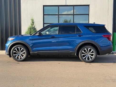 Used 2022 Ford Explorer ST-Line w/ Class IV Trailer Tow Package AWD/4WD image 2