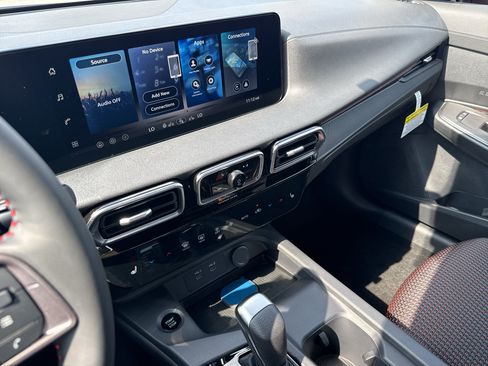 New 2027 Nissan Sentra SR FWD image 21