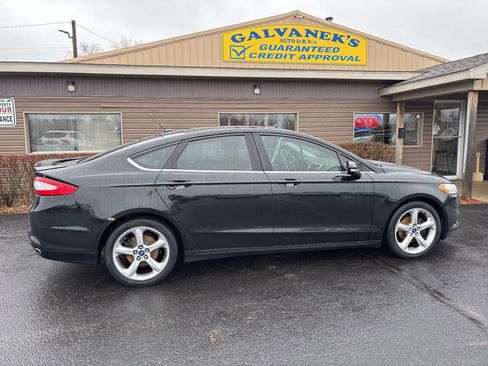 Used 2016 Ford Fusion SE w/ Equipment Group 201A image 4