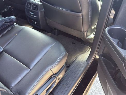 Used 2016 Honda Pilot Touring image 7