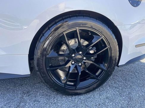 Used 2018 Ford Mustang GT Premium w/ GT Performance Package RWD image 10