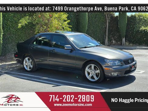 Used 2005 Lexus IS 300 RWD image 4