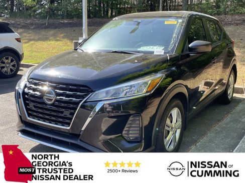 Used 2021 Nissan Kicks S image 1