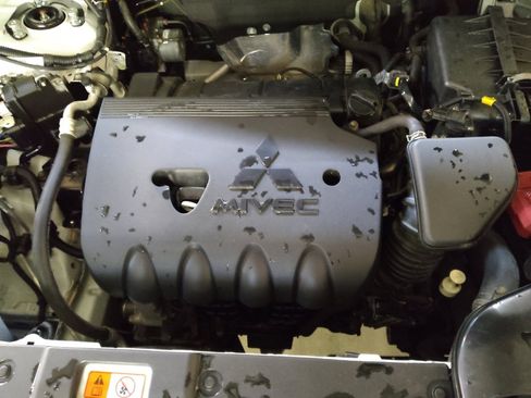 Used 2019 Mitsubishi Outlander ES image 30