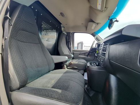 Used 2025 GMC Savana 2500 w/ Driver Convenience Package RWD image 23