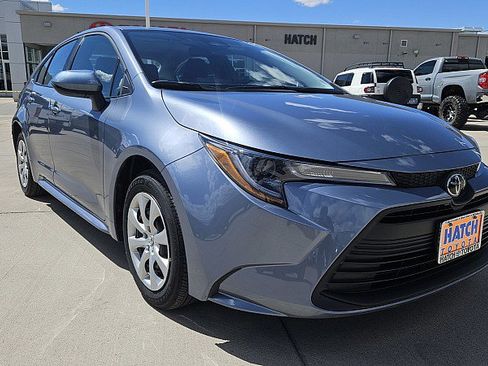 Used 2025 Toyota Corolla LE image 4