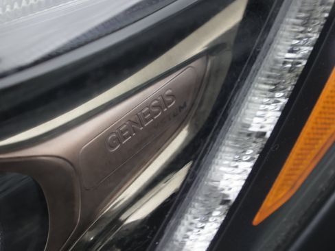 Used 2019 Genesis G80 3.3T Sport RWD image 11