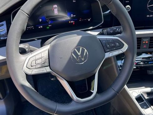 New 2026 Volkswagen Jetta SE FWD image 8