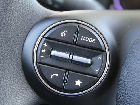 Used 2025 Kia Soul LX w/ LX Technology Package image 25