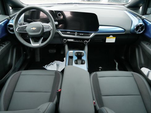 New 2026 Chevrolet Equinox EV LT image 6