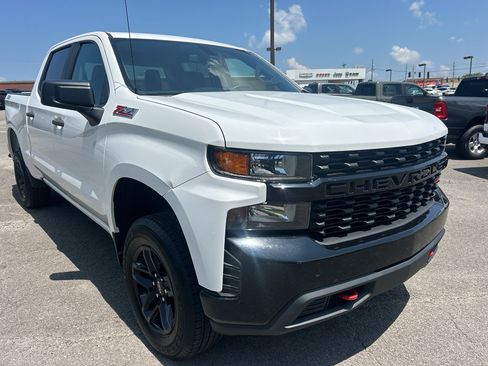 Used 2019 Chevrolet Silverado 1500 Custom Trail Boss w/ Custom Convenience Package AWD/4WD image 3