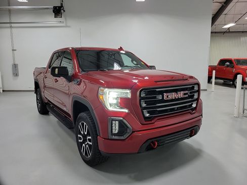 Used 2021 GMC Sierra 1500 AT4 w/ Technology Package AWD/4WD image 3