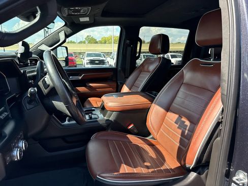 Used 2024 GMC Sierra 3500 Denali Ultimate image 12