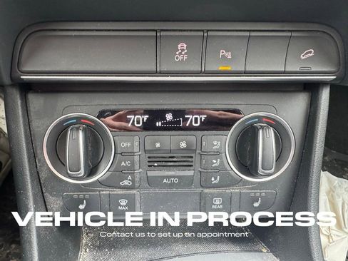 Used 2017 Audi Q3 2.0T Premium image 22