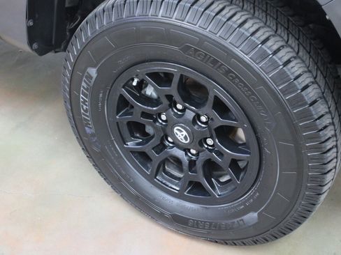 Used 2021 Toyota Tacoma SR image 25