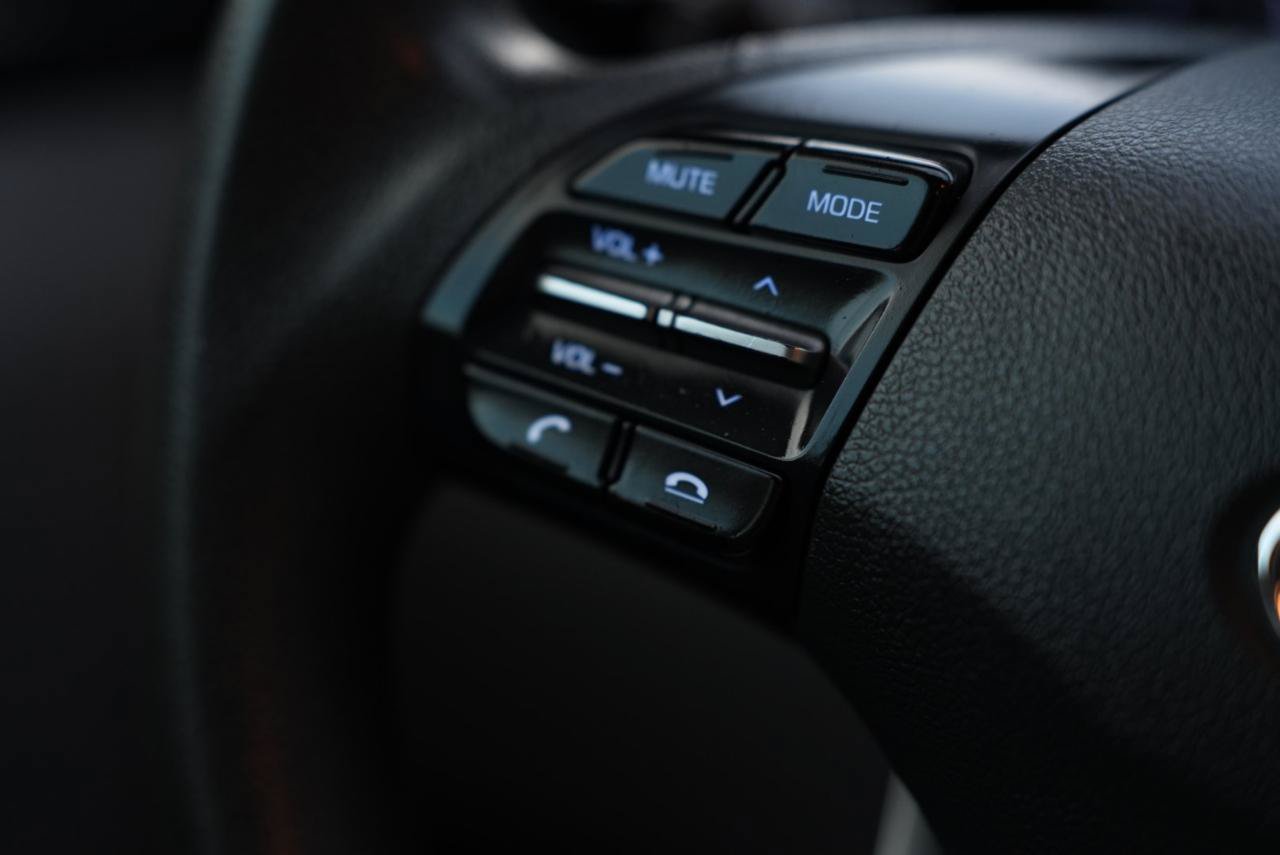 Used 2019 Hyundai Elantra SE FWD image 15