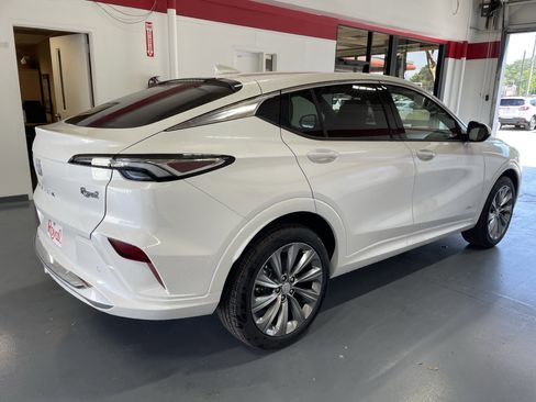 New 2026 Buick Envista Avenir FWD image 4