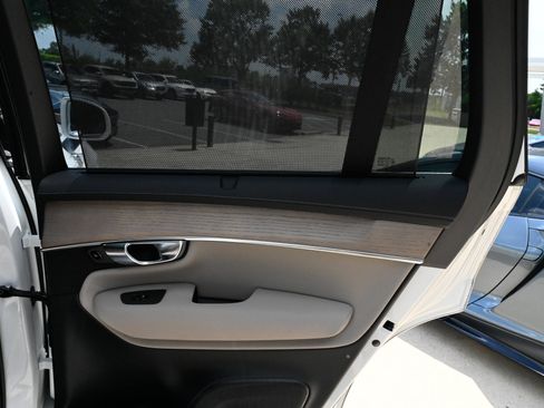 Used 2025 Volvo XC90 T8 Ultra w/ Protection Package Premier AWD/4WD image 52