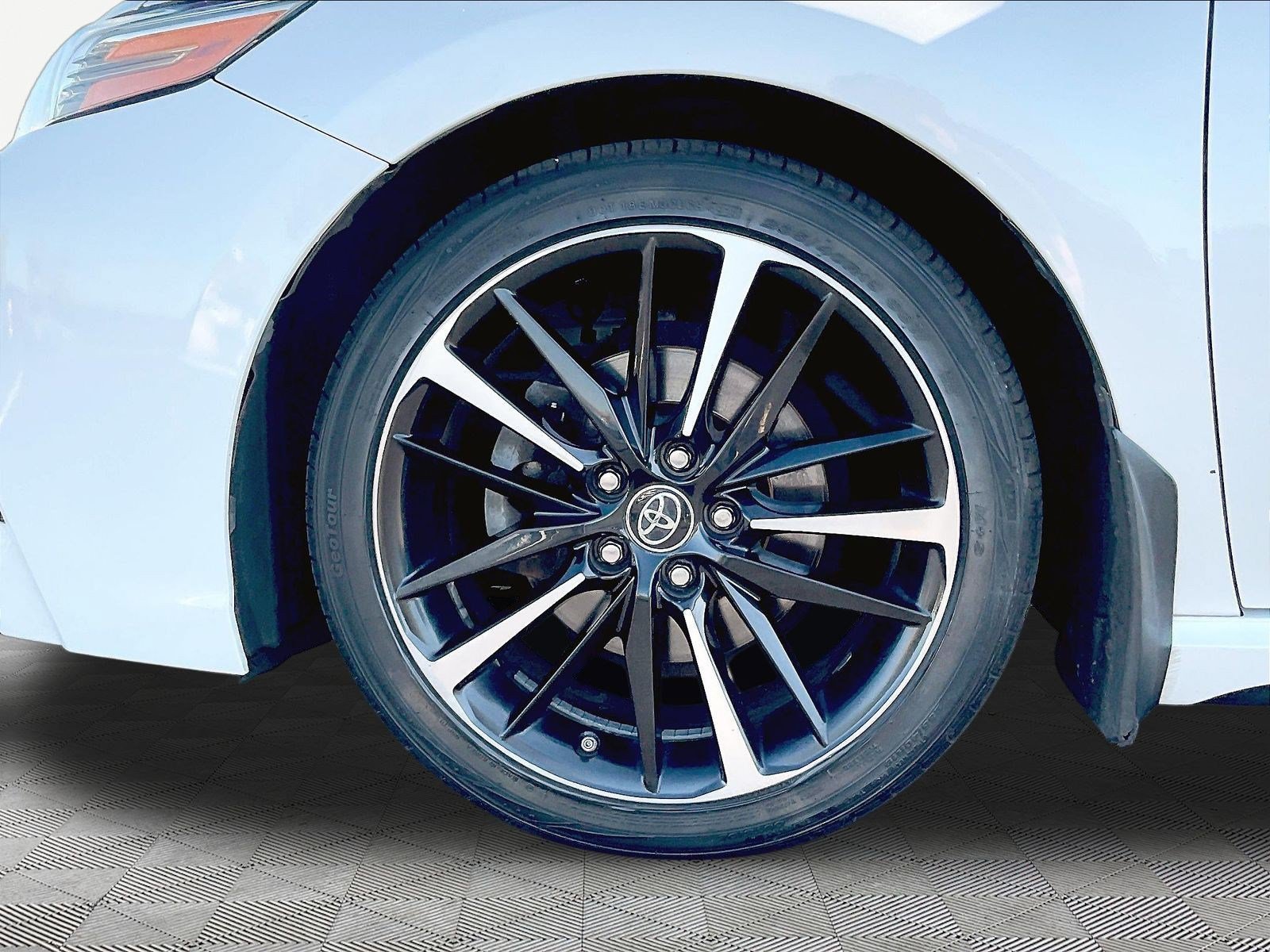 Used 2019 Toyota Camry XSE FWD image 34