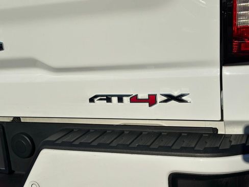 Used 2022 GMC Sierra 1500 AT4X image 38