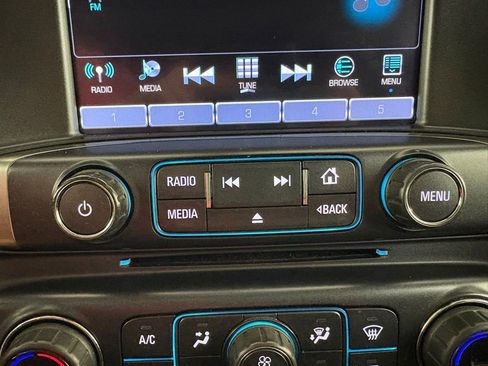 Used 2018 Chevrolet Silverado 1500 LT w/ LT Eassist Package AWD/4WD image 26