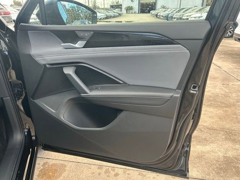 New 2026 Volkswagen Tiguan SE R-Line image 40