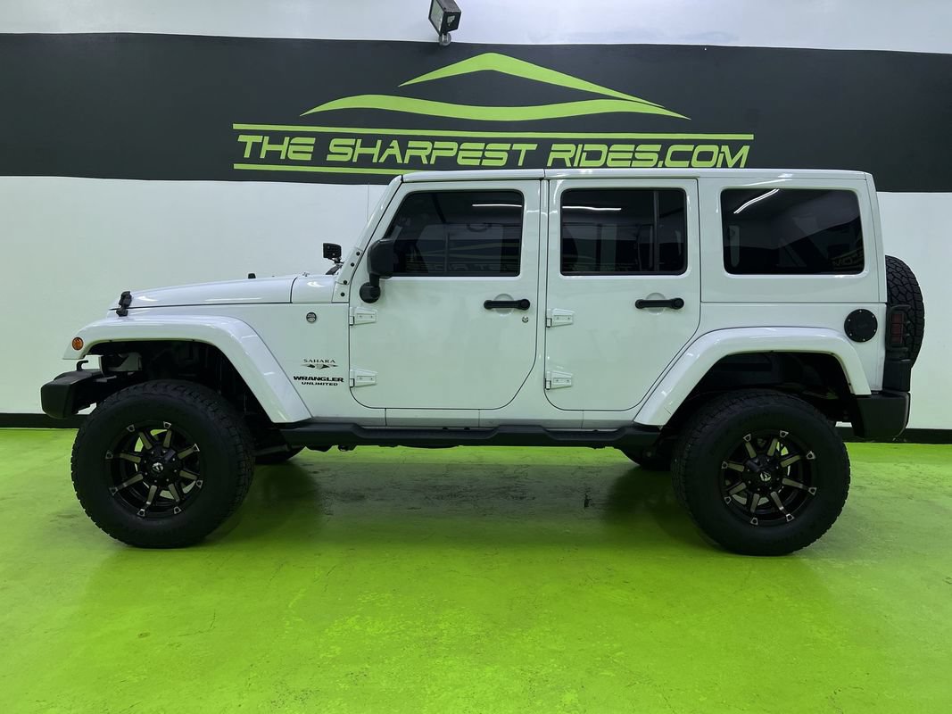 Used 2017 Jeep Wrangler Unlimited Sahara w/ Connectivity Group AWD/4WD image 6