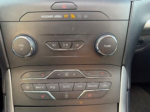 Used 2019 Ford Edge SEL w/ Equipment Group 201A FWD image 17