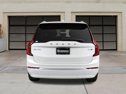New 2026 Volvo XC90 B5 Core image 4