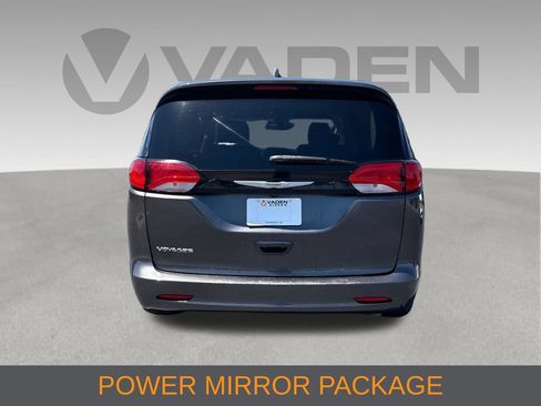 Used 2022 Chrysler Voyager LX FWD image 10