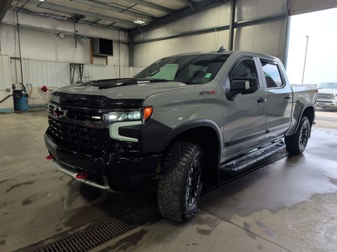 Used 2024 Chevrolet Silverado 1500 ZR2 w/ Technology Package image 6