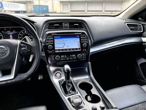 Used 2018 Nissan Maxima SR FWD image 9