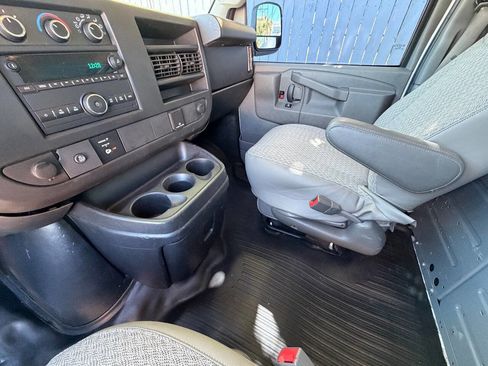 Used 2016 GMC Savana 2500 image 29